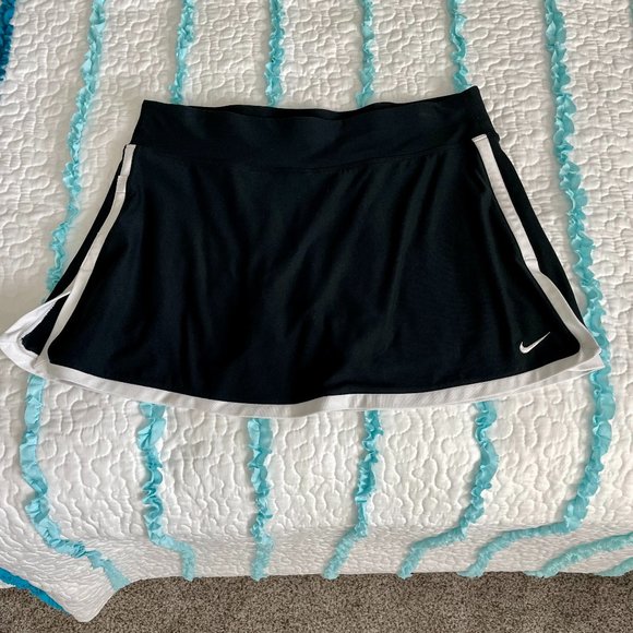 Nike Dresses & Skirts - Nike dri-fit tennis skirt